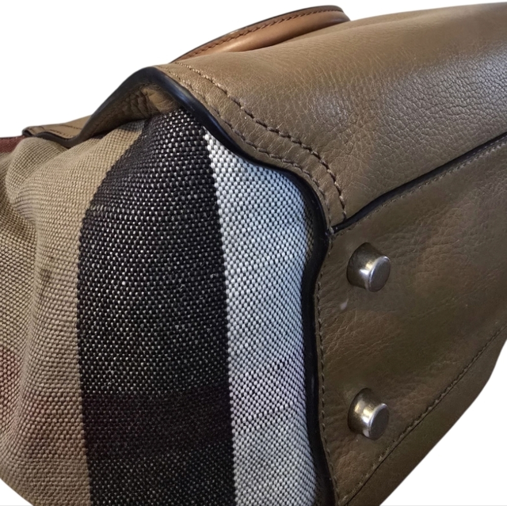 Burberry Harcourt Medium Mega Check Tote In EUC - Picture 7 of 16